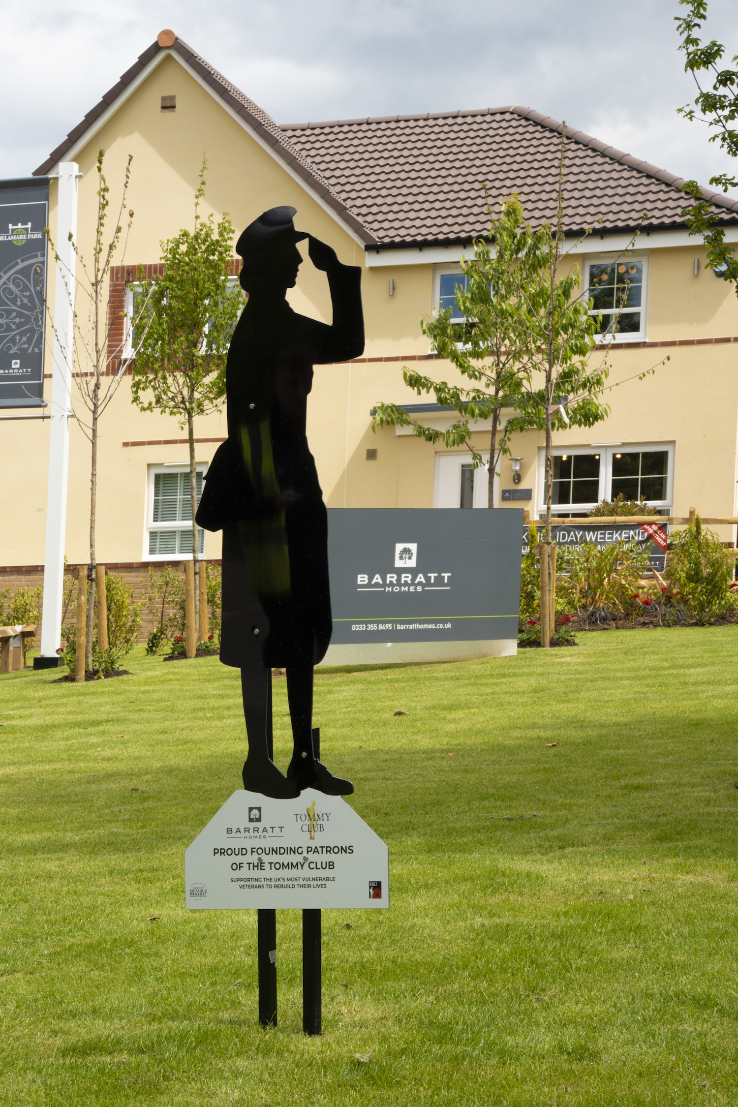 The statue at the housing development close to Frome