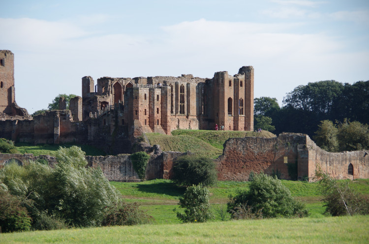 Kenilworth Town Council has confirmed that refugees staying in the town can visit the castle for free (Image via Richard Smith)