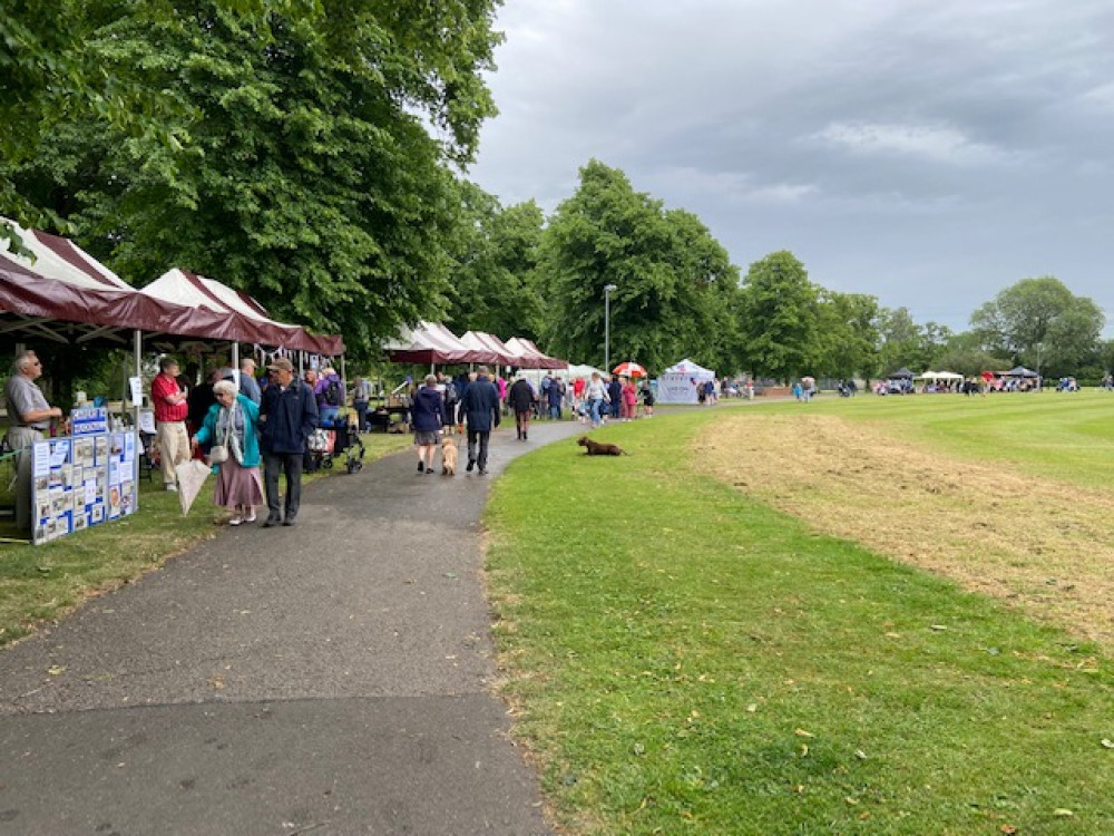 Hucknall residents braved the drizzly weather yesterday to turn out in their droves for Titchfield Park’s centenary celebrations. Photo Credit: Hucknall Nub News.