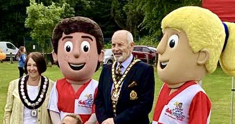 Former Ashby Mayor Cllr Rita Manning and ex-chairman of Leicestershire County Council Dan Harrison enjoying last year's Ashby Sport event. Photo: Ashby Nub News