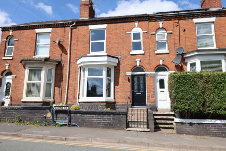 This home in Broad Street is being rented for £725 pcm by Stephenson BrowneBrowne 