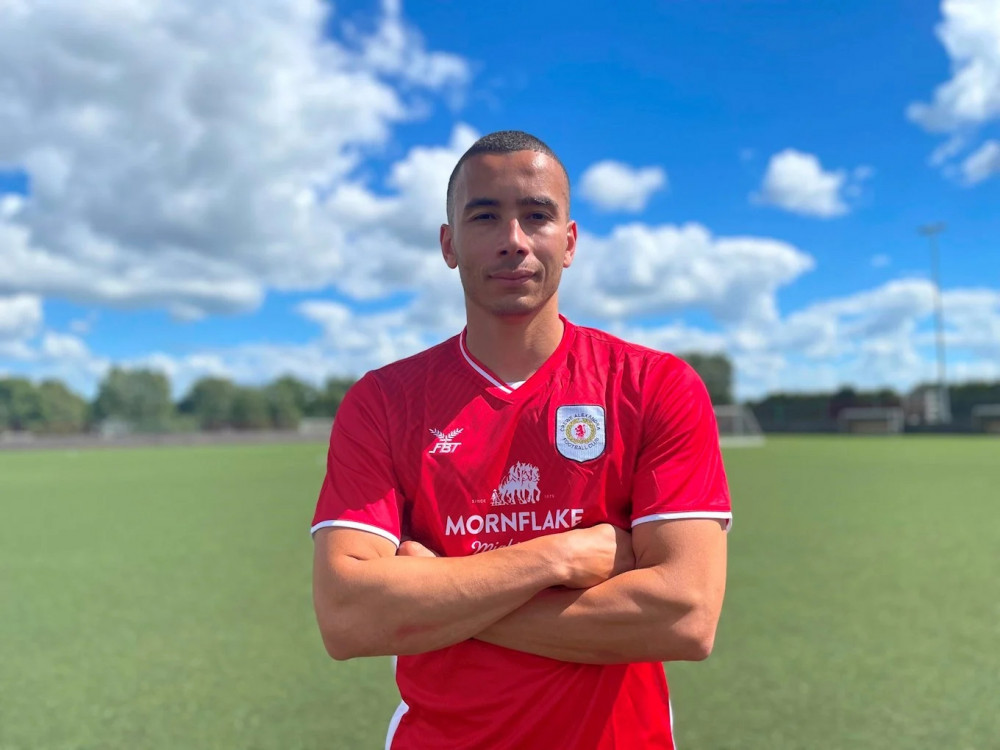 Rod McDonald has signed for Crewe on a 12-month contract (Crewe Alex).