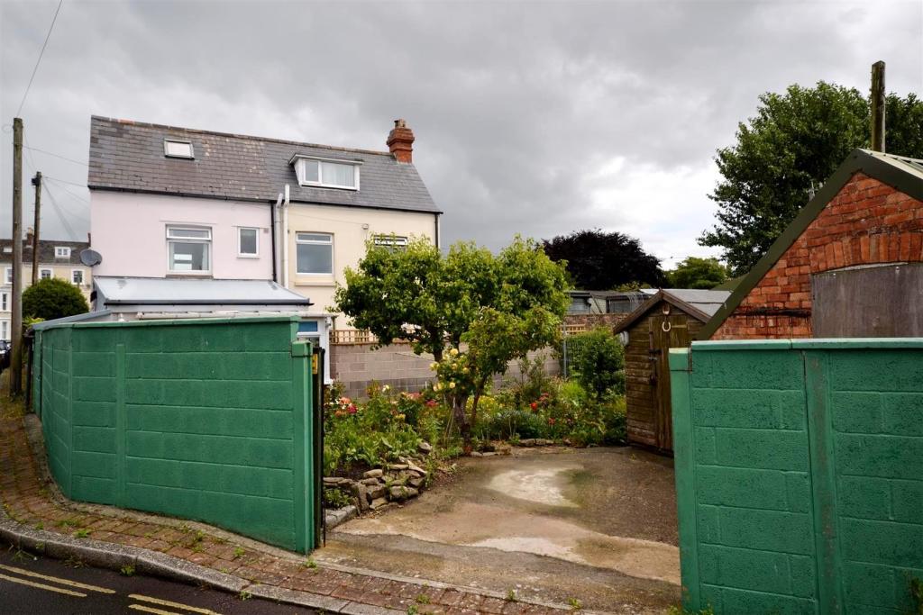 Bridport property of the week with Parkers