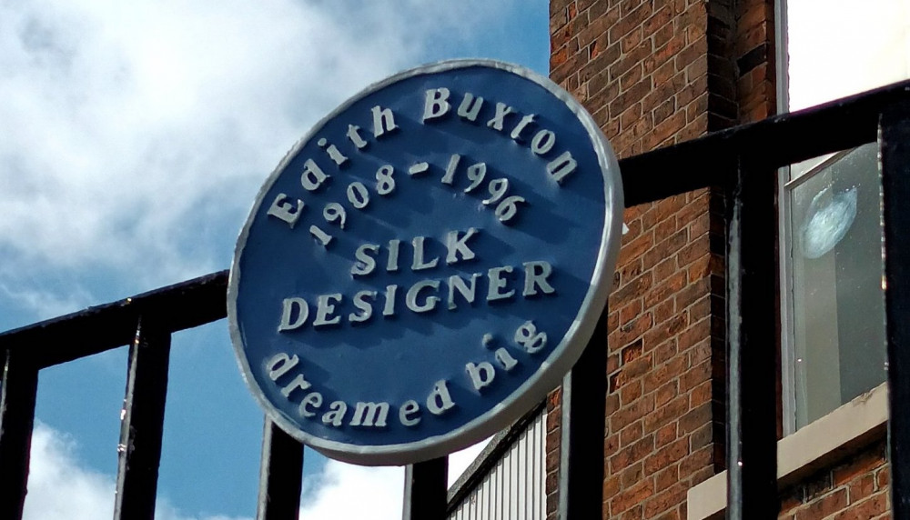 Macclesfield: Here's why there are new blue plaques across our town this month. (Image - The Silk Museum)