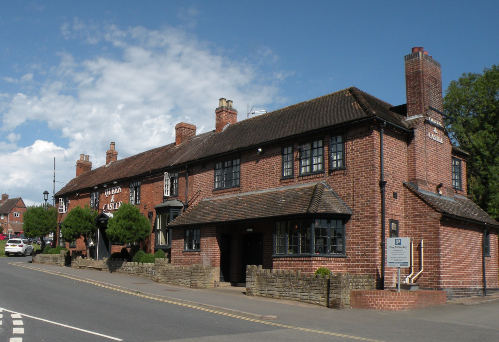 Warwick District Council has granted planning permission for renovations at the Queen & Castle (Image by James Smith)