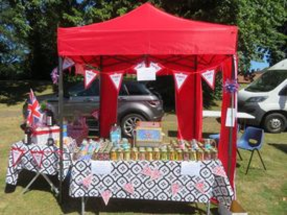 The Pimms stall and tombola waiting for patrons (image courtesy of Martin Brookes)