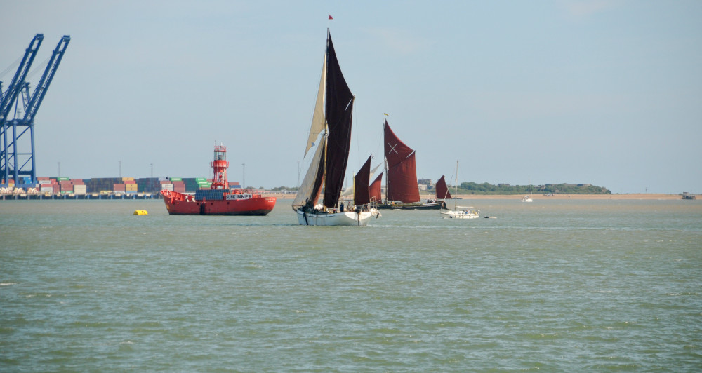 Incredible up close drone coverage of Pin Mill Barge Race Local