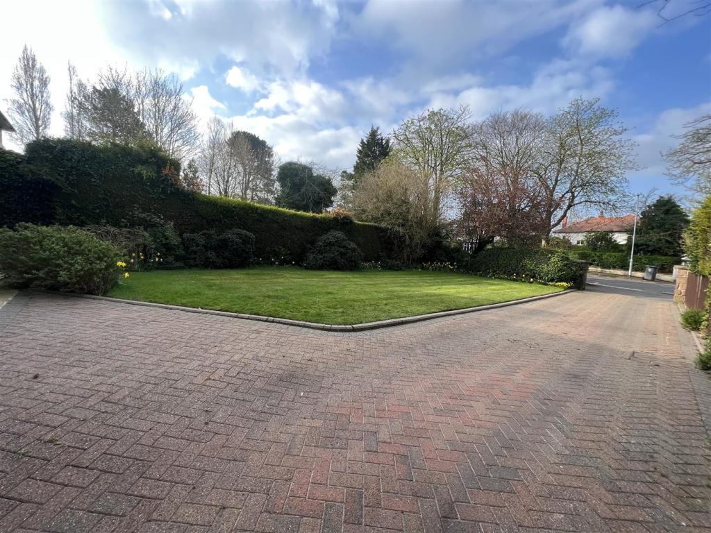 Property of the Week: this four bedroom detached family home on Gayton Road, Lower Heswall Property of the Week: this four bedroom detached family home on Gayton Road, Lower Heswall