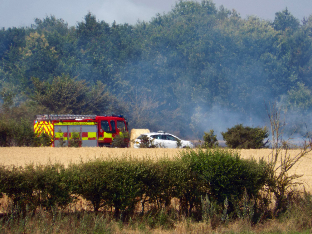 Fire fighters tackling blaze (Picture credit: Nub News)