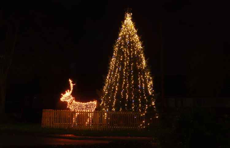 Helsby's Christmas tree lights have been lit! Thanks to Duncan Cowley for the photo