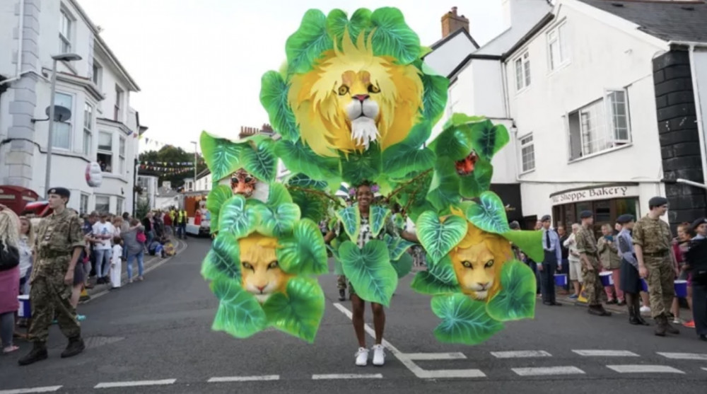 Dawlish Carnival parade (Dawlish Celebrates Carnival)