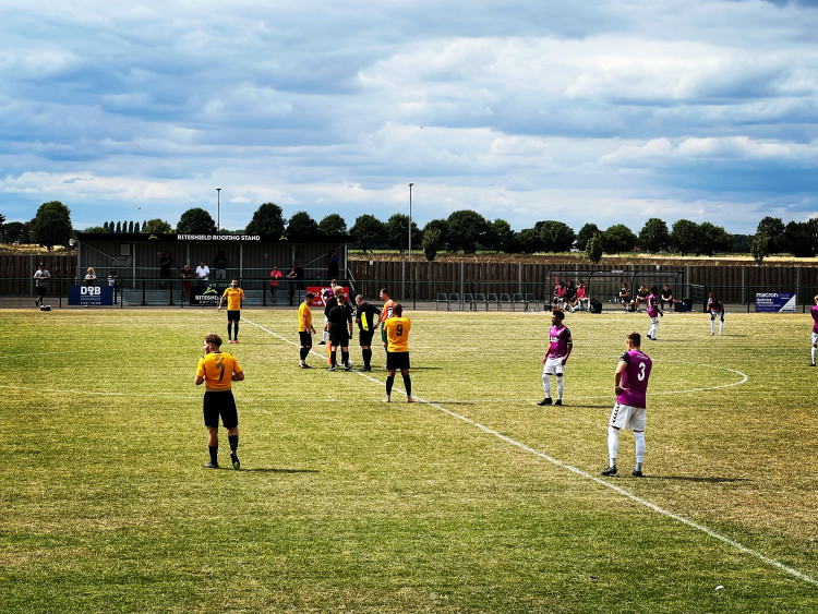 Stotfold 1-2 Hitchin Town. CREDIT: @laythy29