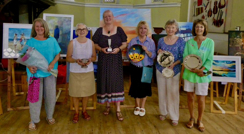 L to R: Louise Bougourd (judge), Sheila Dangar, Lorna Start, Kim Walker, Liz Brown, Marilyn Berry (Dawlish Art Group)