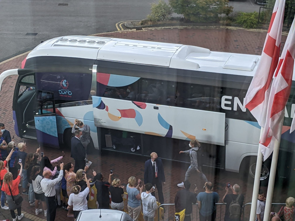 The team leaving for their big match last night ...