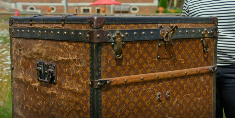 Louis Vuitton trunk - THE HOUSE OF WAUW