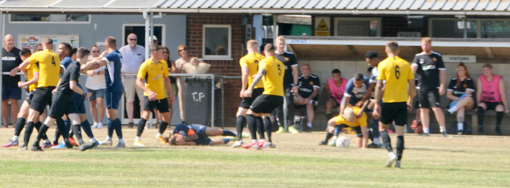 Kicking off between Hadleigh and Mildenhall (Picture credit: Hadleigh Nub News)