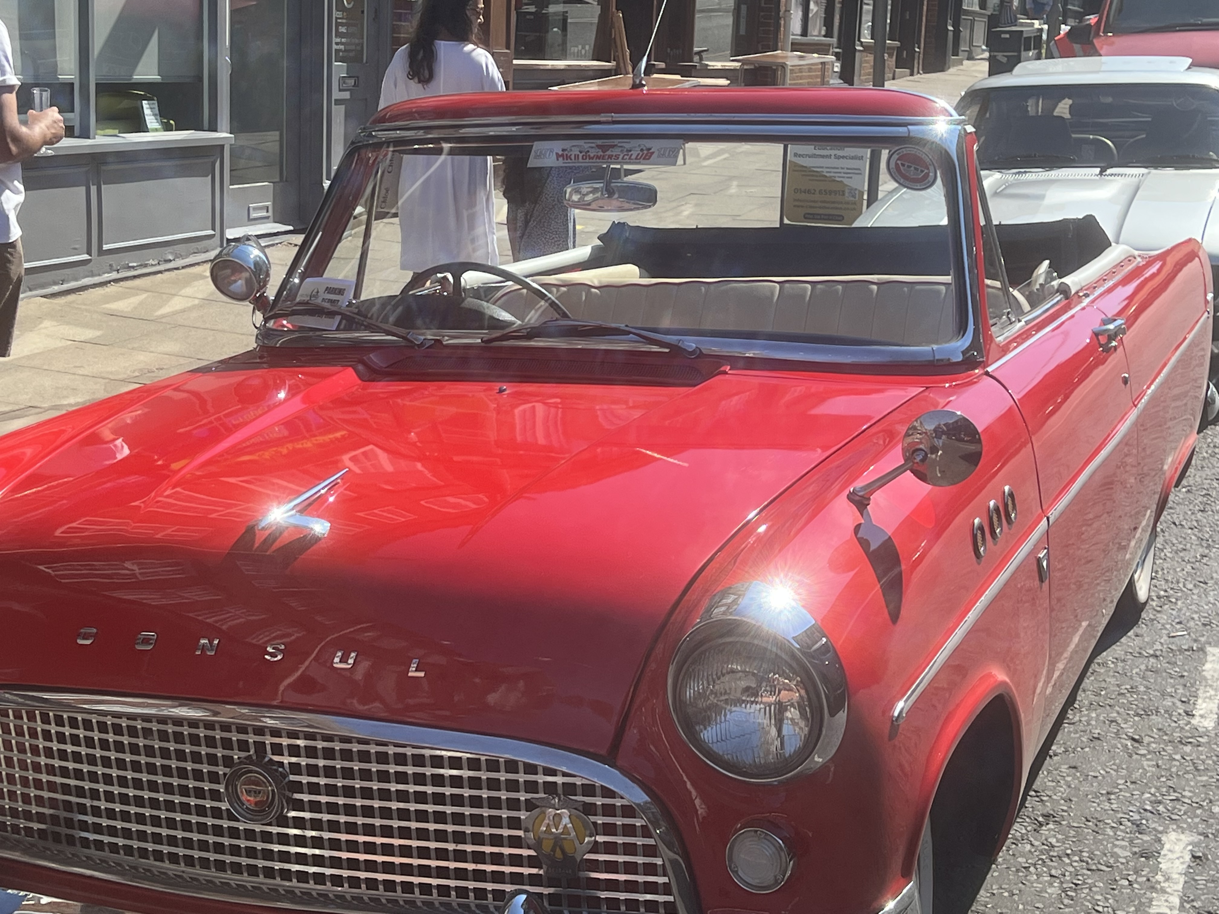 Classic cars on display during Hermitage Road Day. CREDIT: @HitchinNubNews