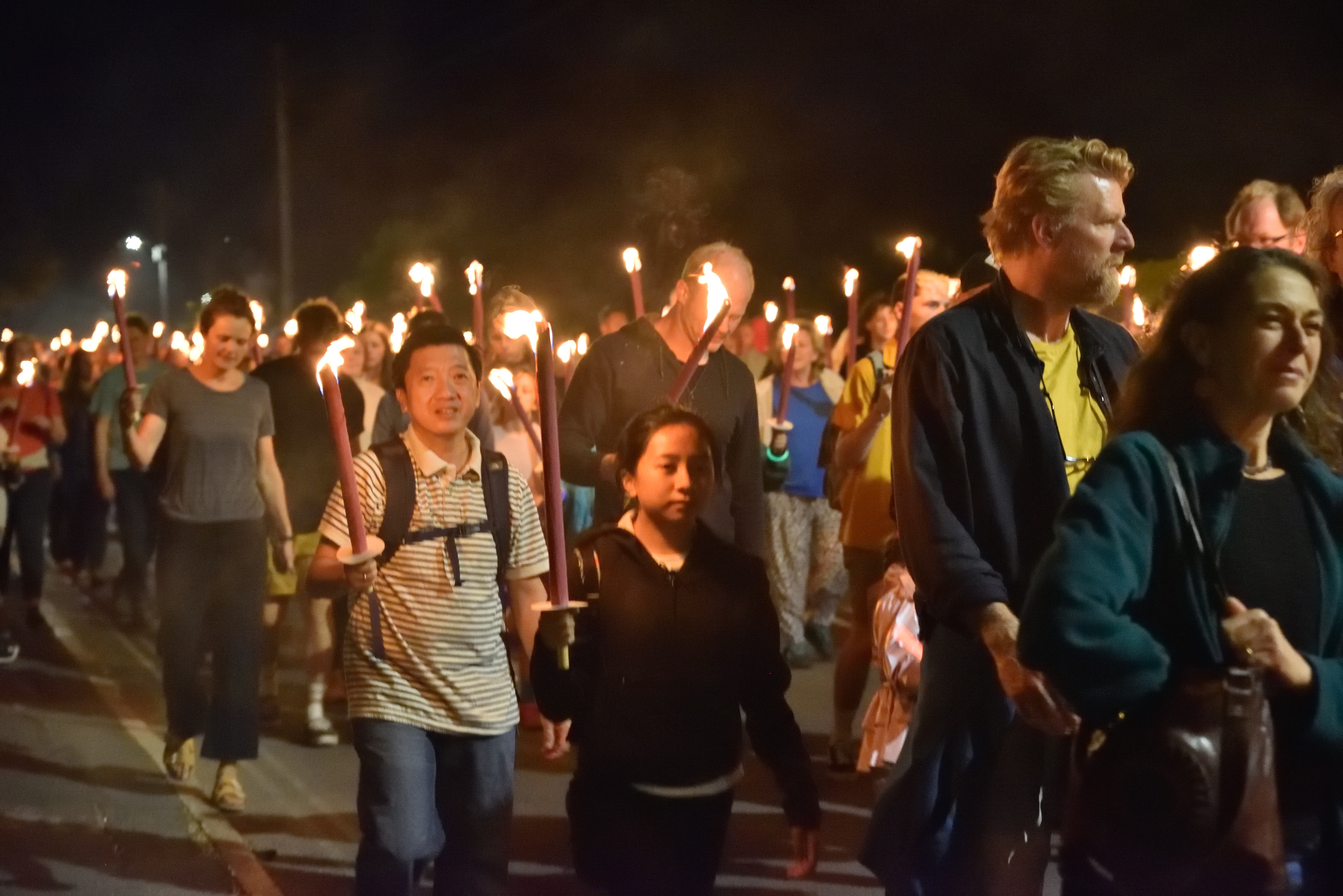 Bridport torchlight procession (Image: Tim Russ)