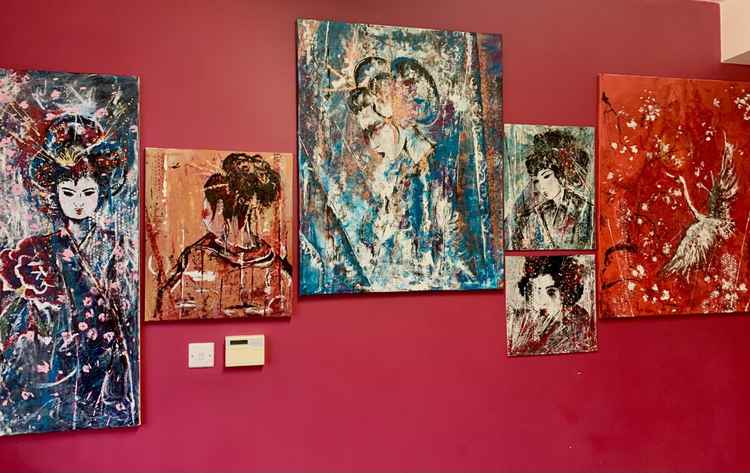 Billie's paintings depict Japanese Geishas