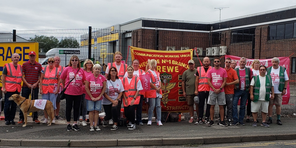 Royal Mail workers on the picket line at Crewe, Weston Road (LDRS).