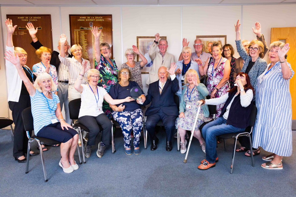 David Lindley celebrates with Hospice Hope guests and volunteers