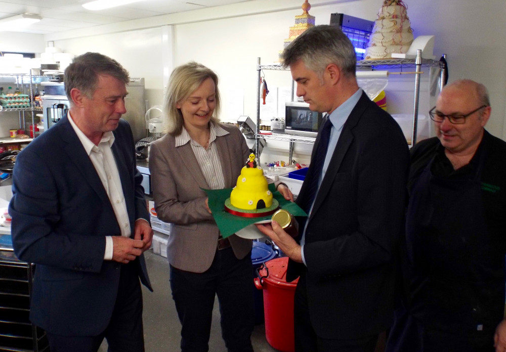 Liz Truss and James Cartlidge at an event in Suffolk (Picture credit: Nub News) 