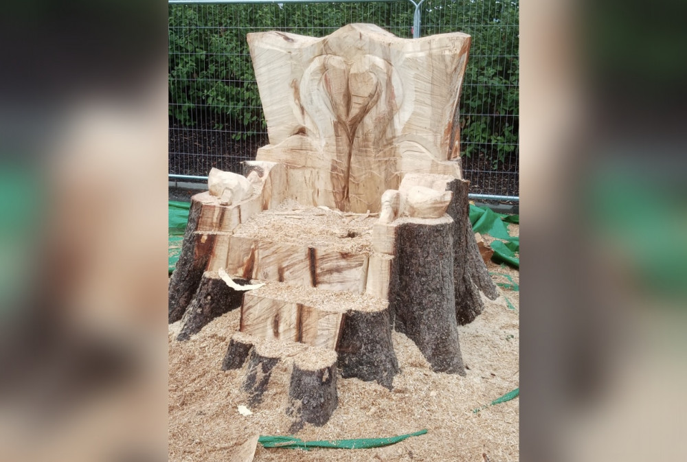 Carving begins on Dawlish Lawn (Dawlish Town Council)