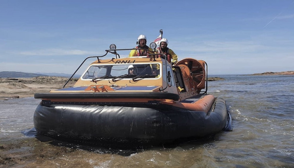 Hoylake RNLI hovercraft launched to assist two people cut off by the tide in cold weather on Middle Eye in the Dee Estuary - Picture: West Kirby RNLI