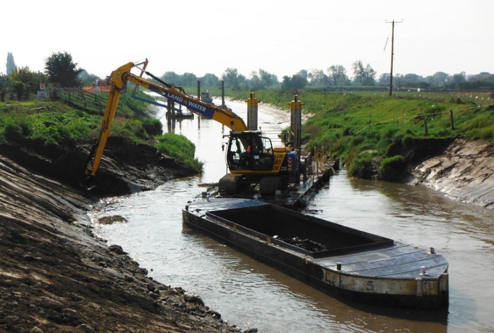 The River Parrett At Westonzoyland Being Dredged Through Conventional Methods In 2014 Somerset Rivers Authority 170918