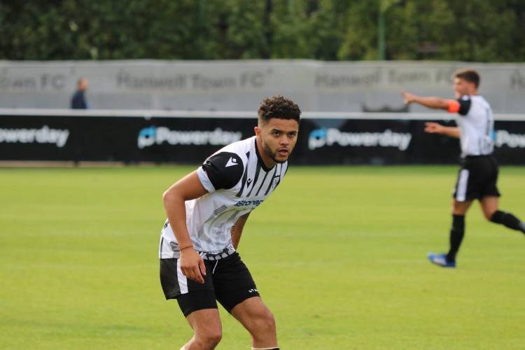 Hanwell lose by one goal against National League South table toppers. Photo: Hanwell Town.