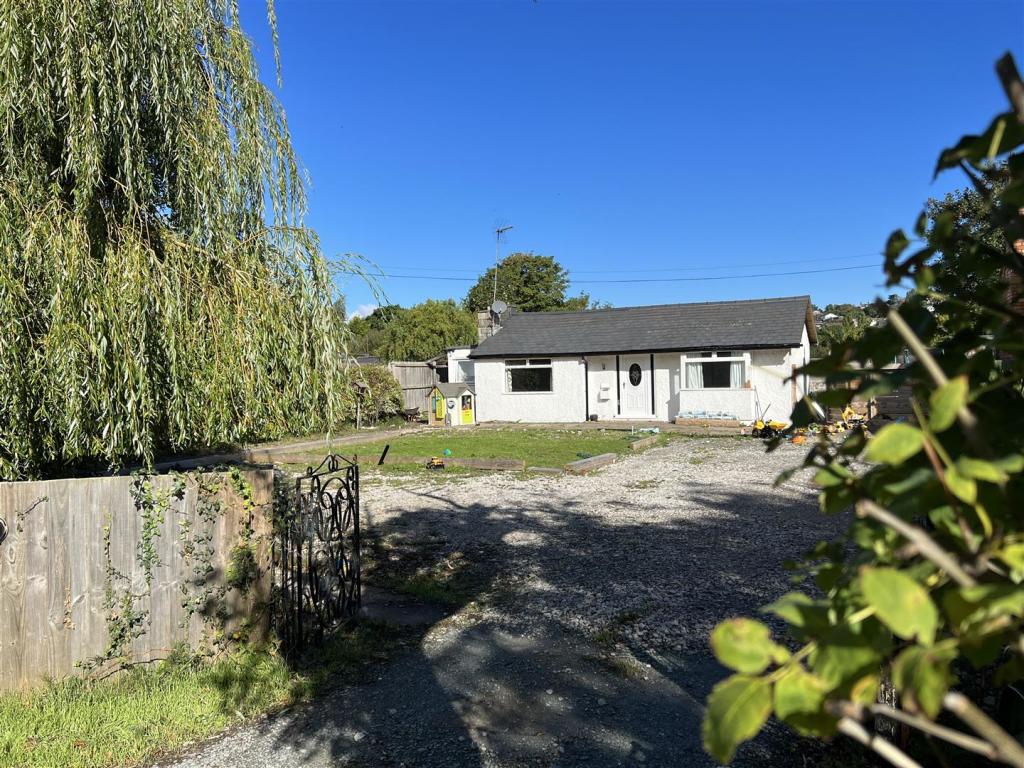 Property of the Week: this 2 bedroom bungalow with scope for development in The Moorings, Lower Heswall