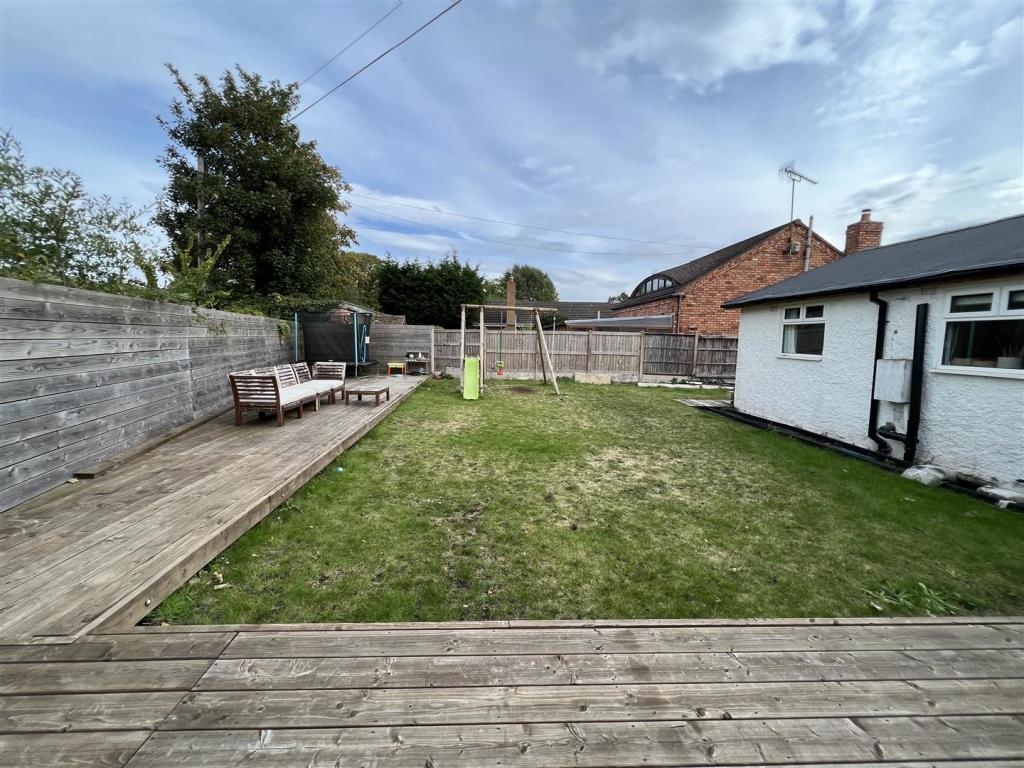 Property of the Week: this 2 bedroom bungalow with scope for development in The Moorings, Lower Heswall