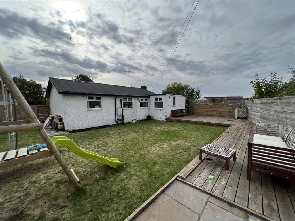 Property of the Week: this 2 bedroom bungalow with scope for development in The Moorings, Lower Heswall