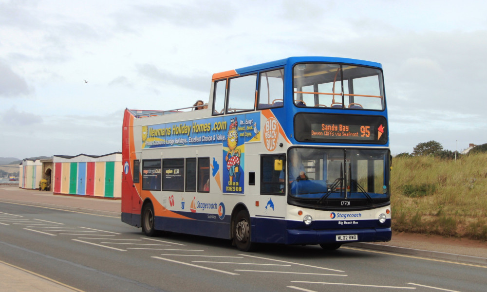 Stagecoach open-top 95 service (By Geof Sheppard - Own work, CC BY-SA 4.0, https://commons.wikimedia.org/w/index.php?curid=43461767)