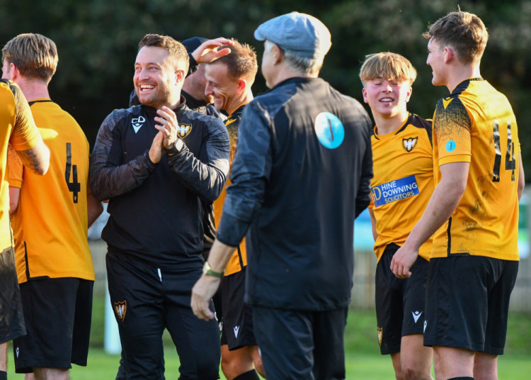 Falmouth Town celebrate after first away win - credit - Matt Friday - Cornwall Sports Media