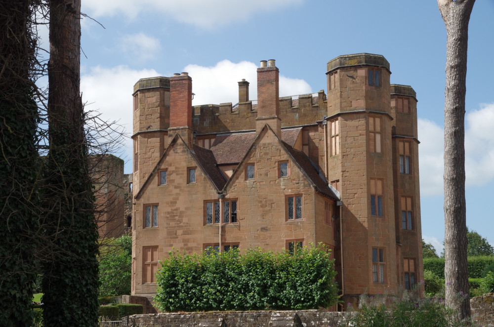 GHOST TOURS AT KENILWORTH CASTLE