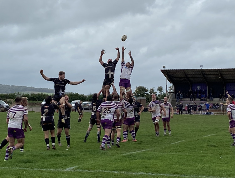 A line-out (Exmouth RFC)