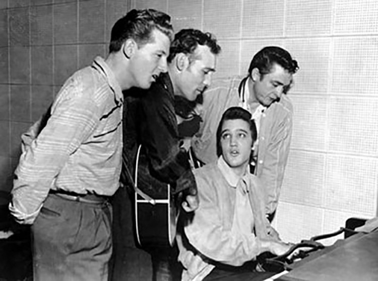 Robert Carr's million dollar quartet: Jerry Lee Lewis, Carl Perkins, Elvis Presley (seated) and Johnny Cash – at Sun Studio. 