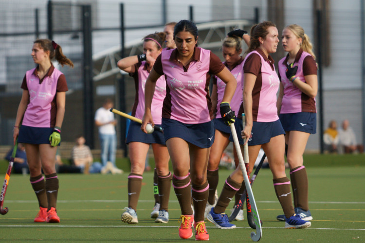 A late goal meant Teddington Ladies let a 2-goal lead slip against London Wayfarers. Photo: Mark Shepherd.