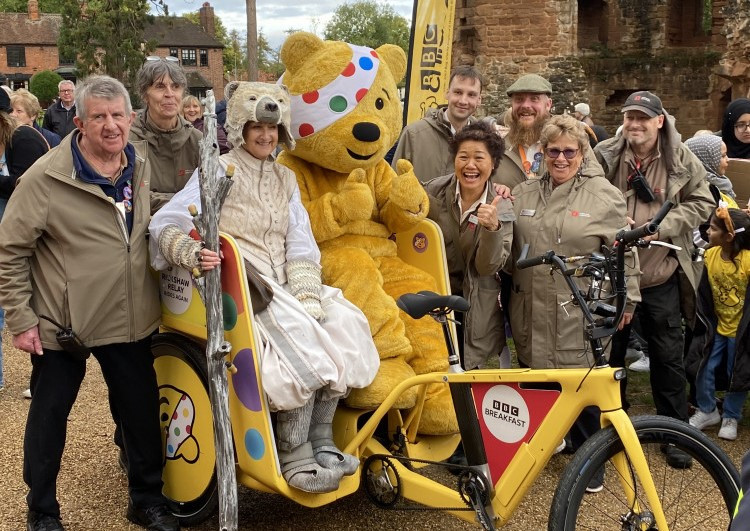 English Heritage staff and volunteers posed for pictures when day four of the relay finished in the grounds of Kenilworth Castle (image by James Smith)