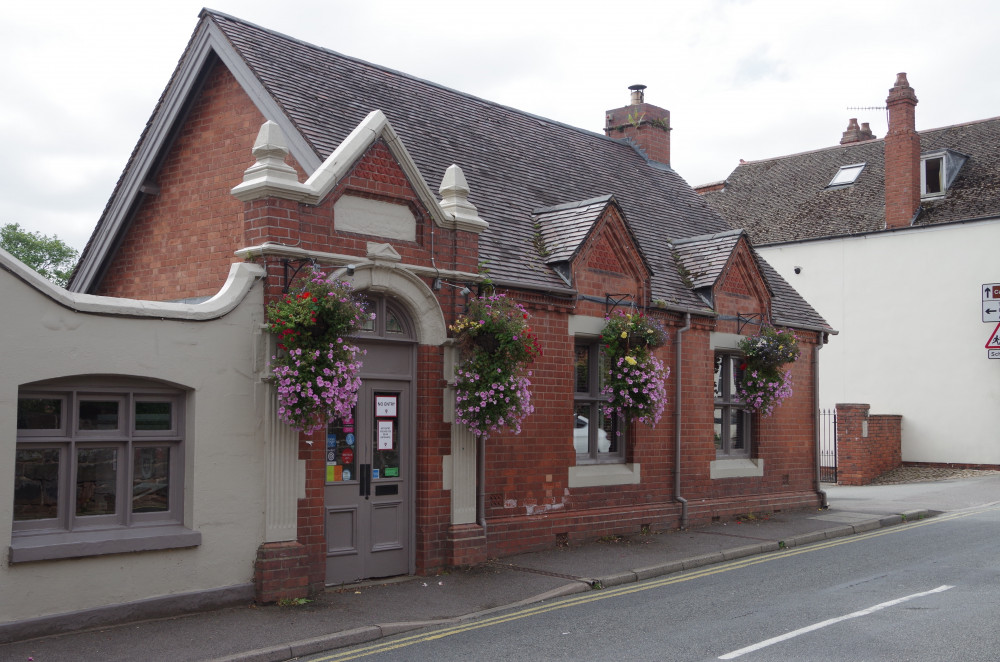 The Cross is one of the many Kenilworth businesses given the top hygiene rating in the last two months (image by Richard Smith)