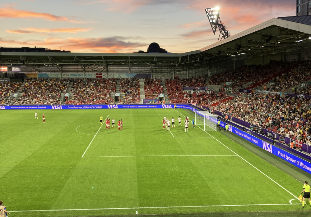 Brentford Women played in front of 5.089 fans at the Gtech Community Stadium. Photo: AreWeHere.