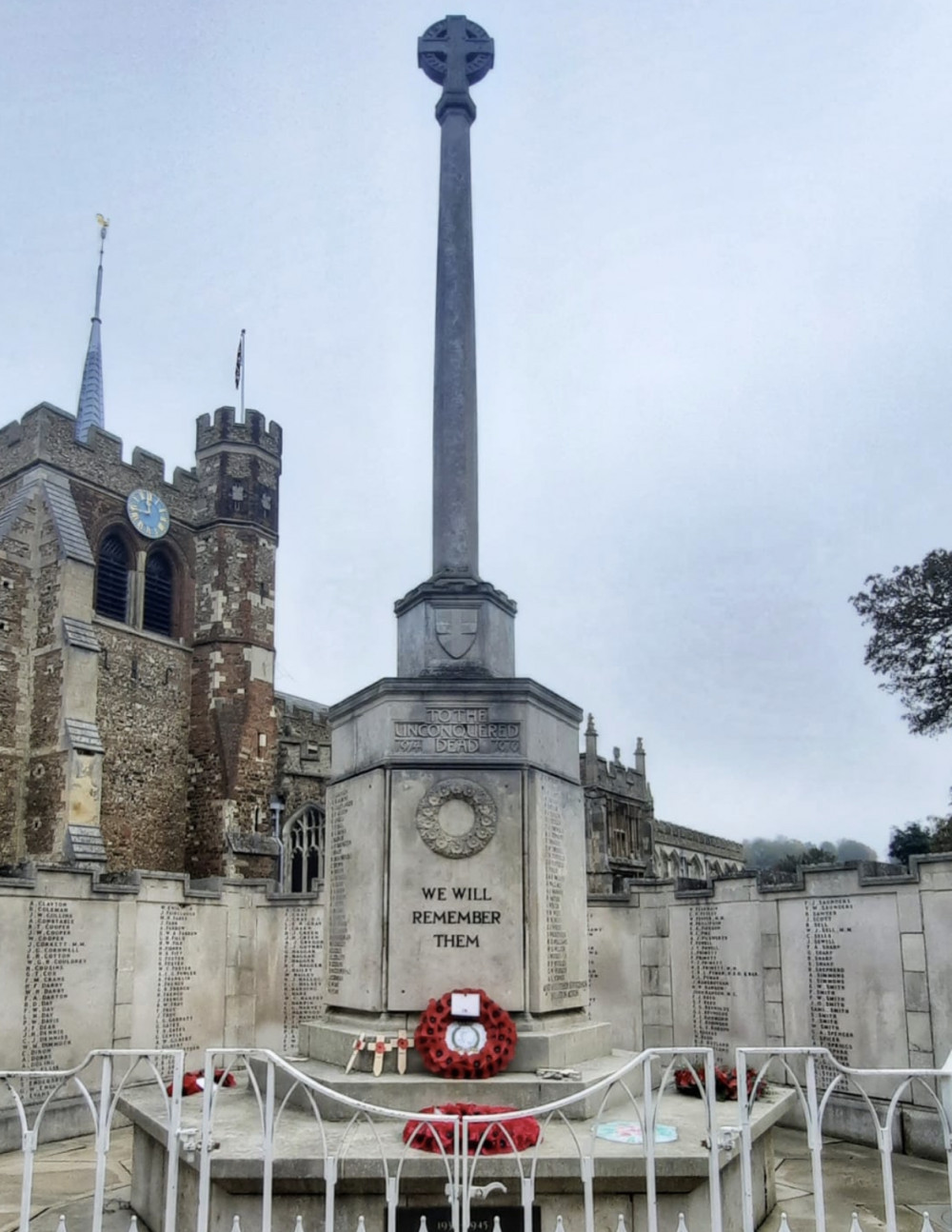 Hitchin town centre fell silent on Remembrance Sunday. PICTURE: Hitchin's Cenotaph on Sunday. CREDIT: Danny Pearson 