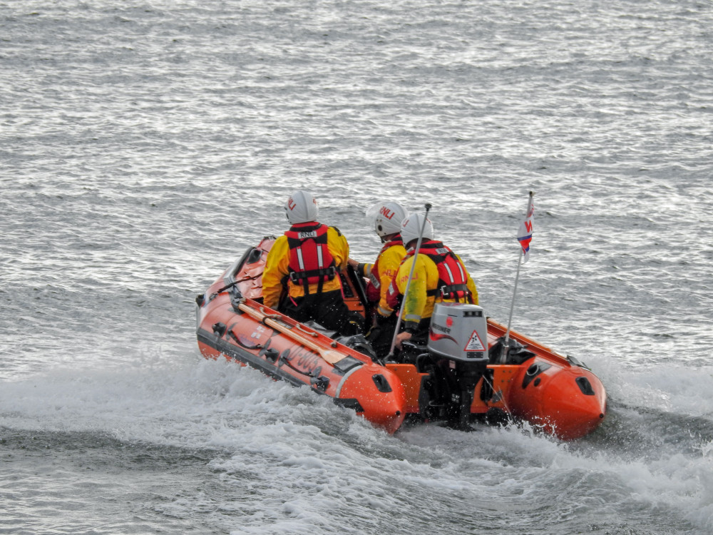 Exmouth RNLI volunteers speed to the scene (Dave Littlefield/ RNLI)