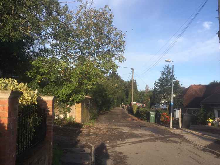 The end of Beeleigh Road: the northern edge of the fort, with a steep drop to the right