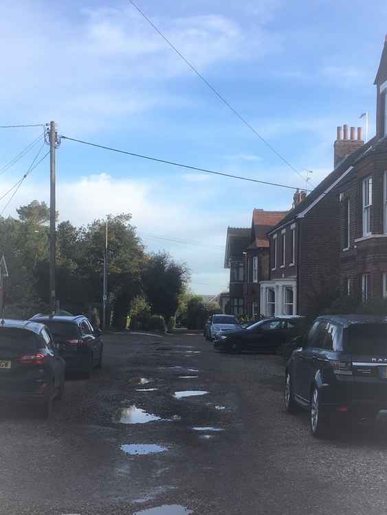 Lodge Road leading to Dykes Chase: the western edge of the burh