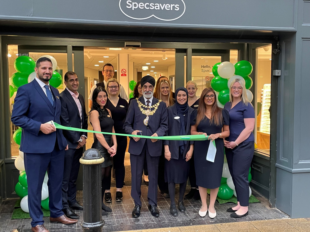 Mayor of Warwick Cllr Parminder Singh Birdi opened the new store on Monday (image supplied)