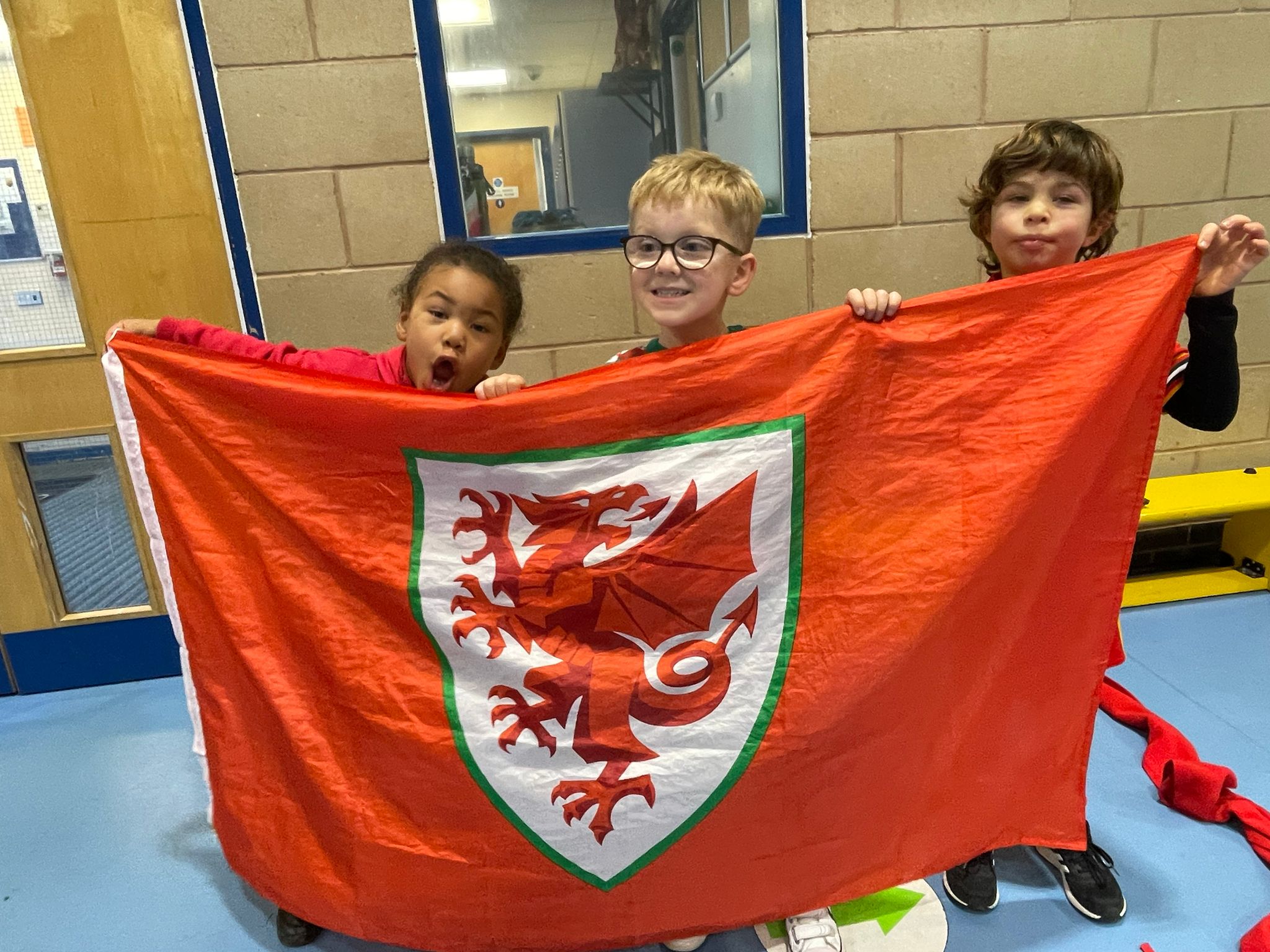 Pupils supporting Cymru