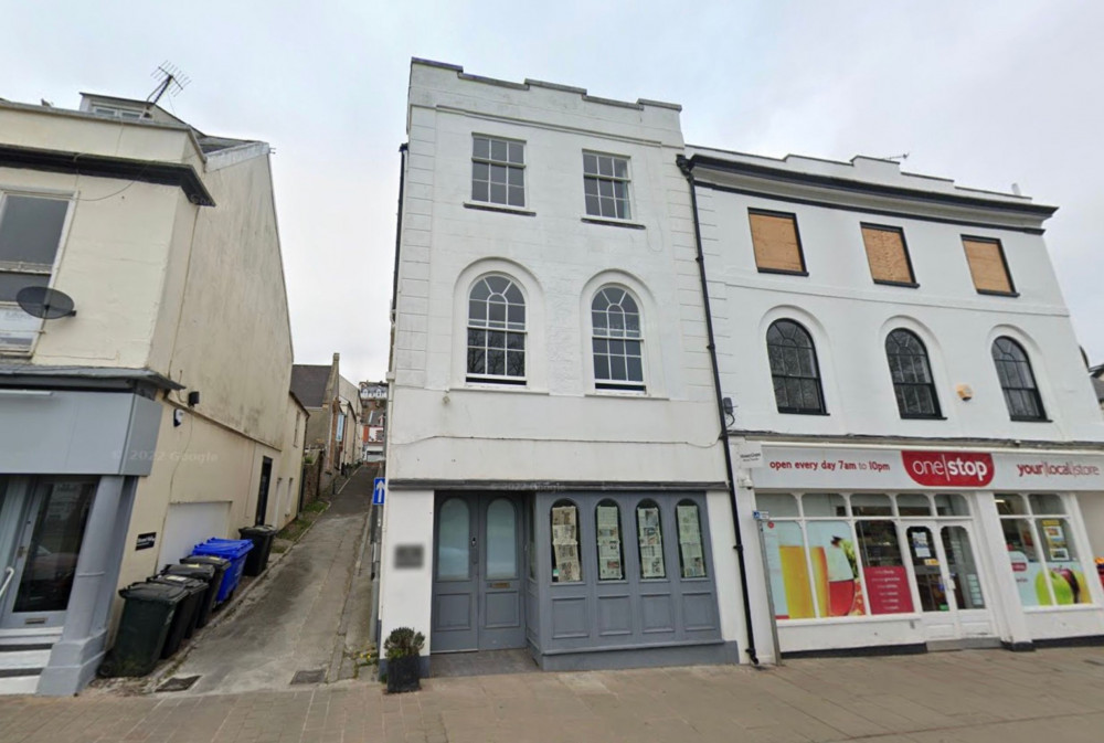 Site of former Prince Albert Inn then Hole in the Wall on the Strand, Dawlish (Google Maps)