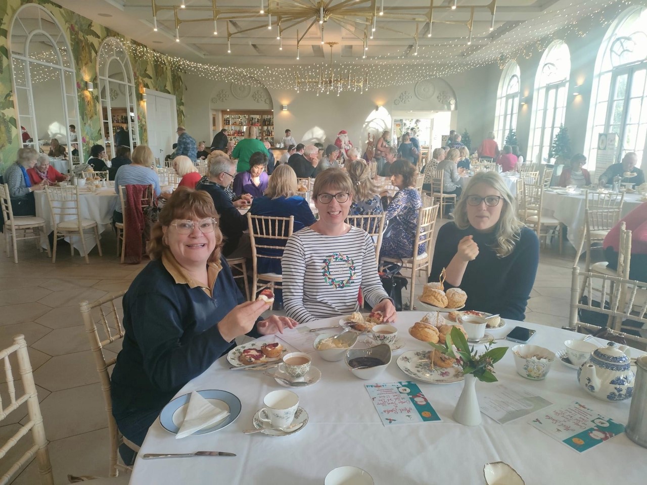 Guests enjoying their cream tea (Credit: Caroline Retter)